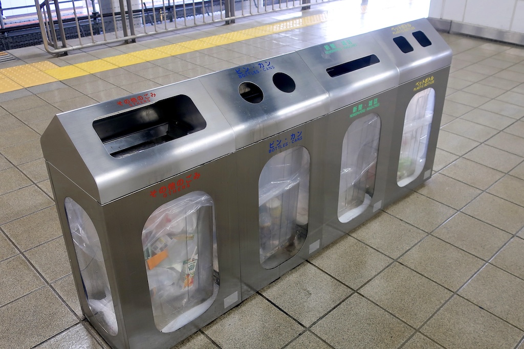 写真04_JR博多駅-1.jpg